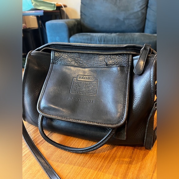 VINTAGE CÓRNER: COACH DESIGNER BONNIE CASHIN Black Leather Handbag with Strap - Picture 5 of 12